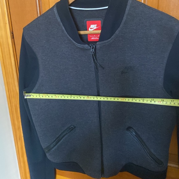 Nike Women Tech Fleece Cropped Bomber Jacket Black Charcoal Grey Sz Large - Picture 9 of 10